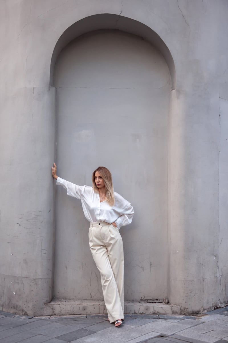 Woman street photosession JAC04