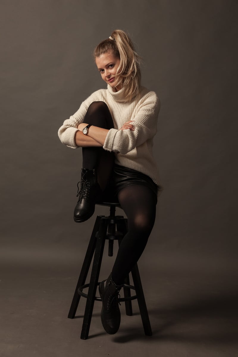 Dark atmosphere studio photography KRP05