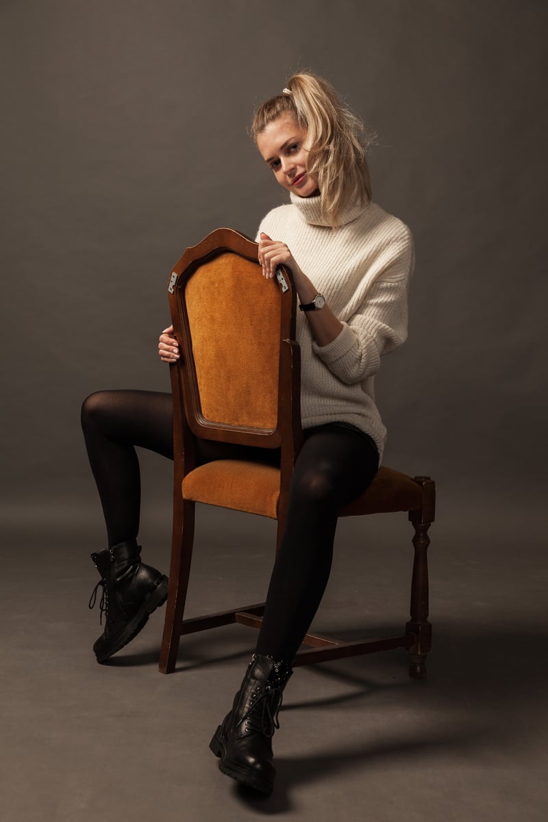 Dark atmosphere studio photography KRP06