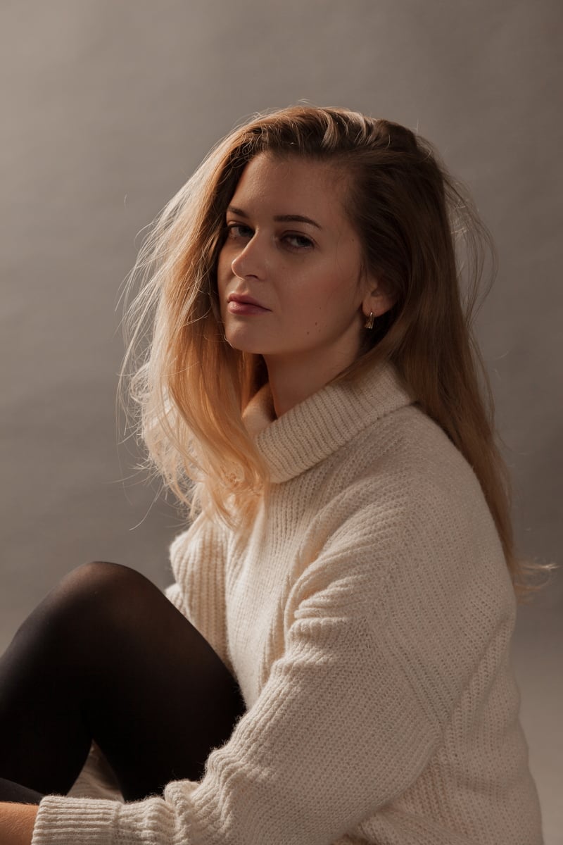 Dark atmosphere studio photography KRP08