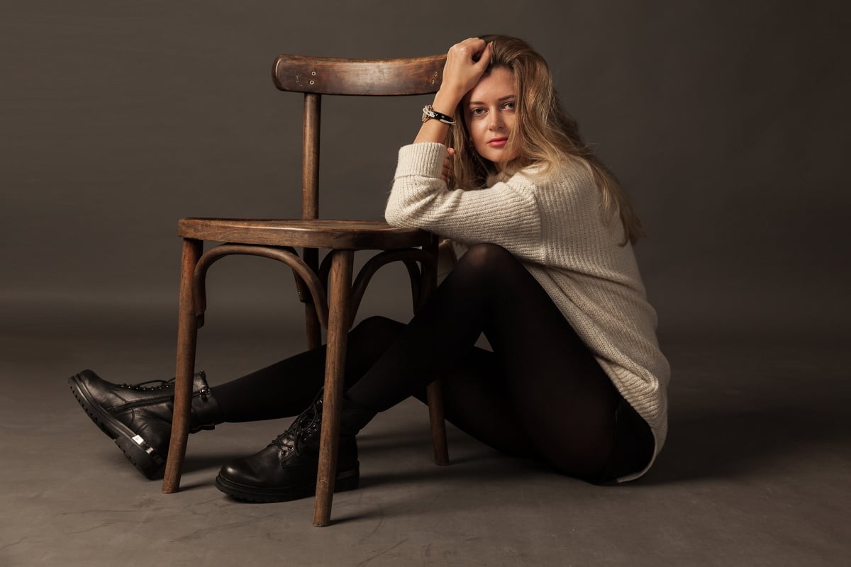 Dark atmosphere studio photography KRP12