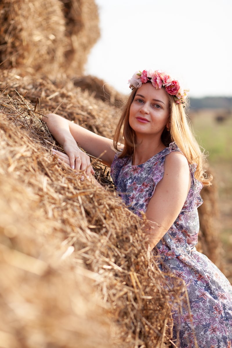 Girl in a countryside KSP04
