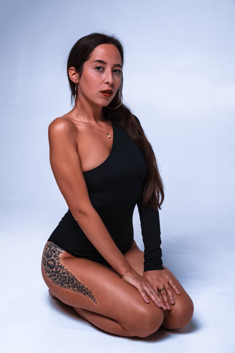 Sexy girl studio photography DCKs18